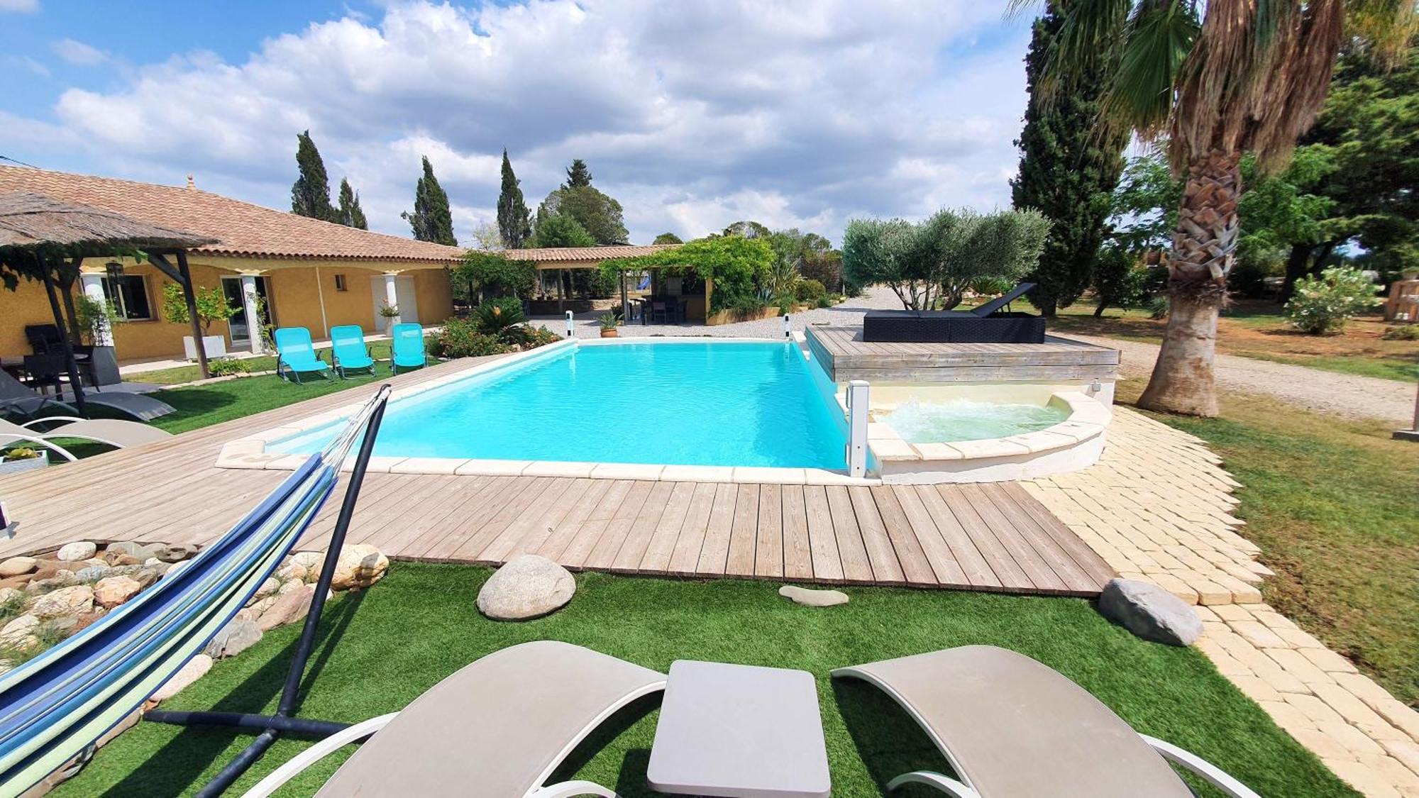 Villa Spacieuse A Beziers Avec Piscine Privee Et Jacuzzi Exterior photo